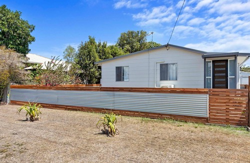 Torquay House | Oasis on Bideford - 3 bedroom