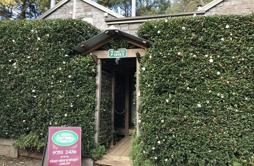 Mount Dandenong Hotel | Observatory Cottages