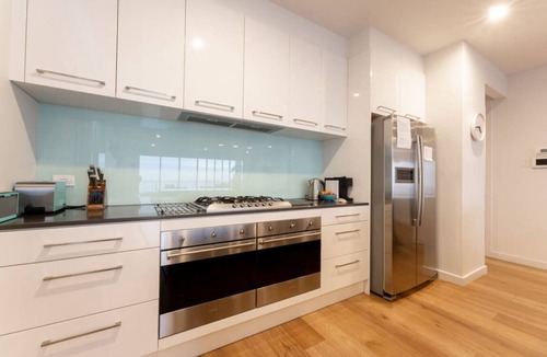 Seaford House | Ocean At Seaford—Panoramic Beachfront + Backyard