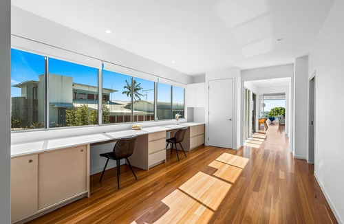 Alexandra Headland Villa | Ocean Blue @ Alex - Pet friendly Luxury right by the beach.