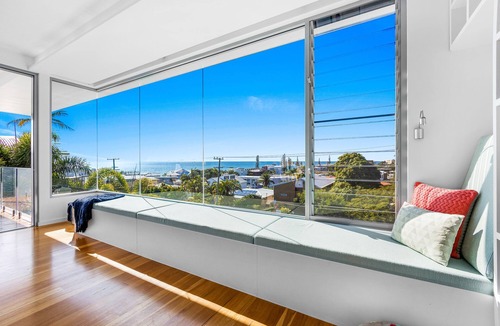 Alexandra Headland Villa | Ocean Blue @ Alex - Pet friendly Luxury right by the beach.
