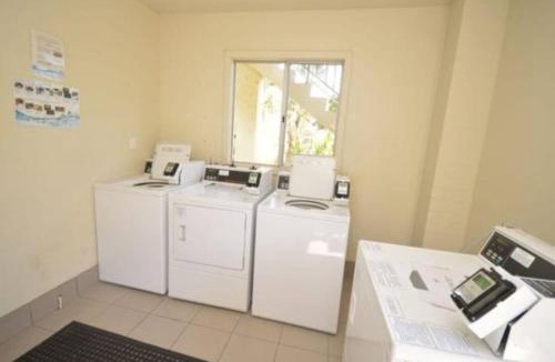Mandurah Apartment | Ocean Breeze Loft Villa With Pool, Tennis Court & Playground!