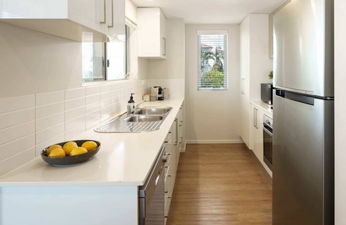 Kings Beach Apartment | Ocean Breeze Retreat: Kings Coastal Apartment