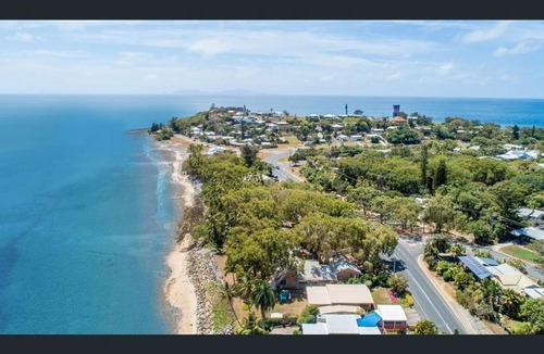 Slade Point Apartment | Ocean Breezes with Leafy View with Wi-fi