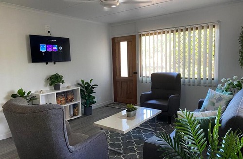 Slade Point Apartment | Ocean Breezes with Leafy View with Wi-fi