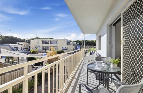 Coffs Harbour House | Ocean Echoes Coffs Coast Steps to Park Beach