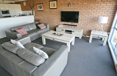 Bermagui House | Ocean Escape Twin Pines 8 - Wallaga Lake Rd 8