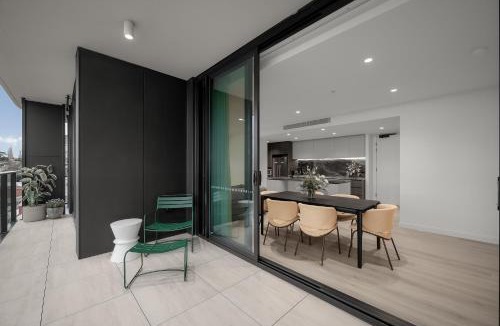 Saint Kilda South Apartment | Ocean Glimpse - A Designer Sub-Penthouse at 333STK