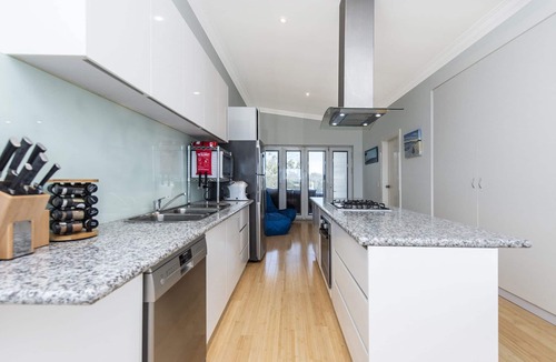 Lancelin House | Ocean Sunset - Luxury Beachside Accomodation