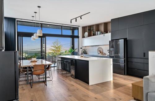 Ocean Grove House | Ocean-View Luxury, Spa, Fire Pit & Ocean Views