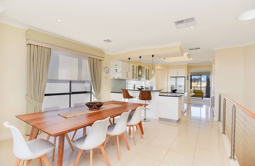 Moana House | Ocean View Moana
