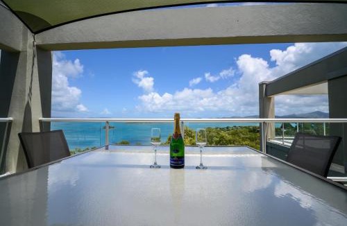 Hamilton Island Apartment | Ocean View Villas