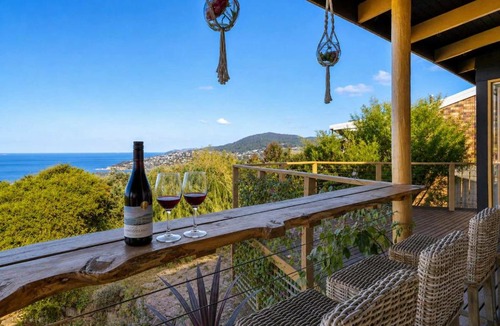 Blackmans Bay House | Ocean Views 20kms from CBD Sleeps 10