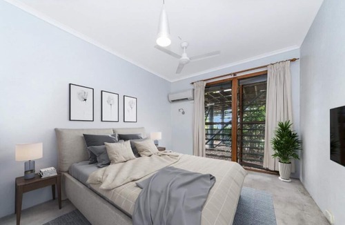 North Ward House | Ocean Views | A Tropical Paradise!