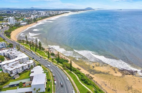 Alexandra Headland Apartment | Ocean Views 'Seabreeze on Alex'