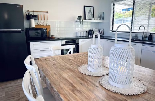 Ardrossan House | Ocean views and sunset hues