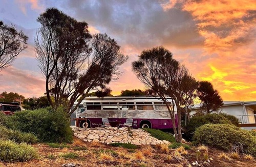Penneshaw House | Ocean Views Bus Stay