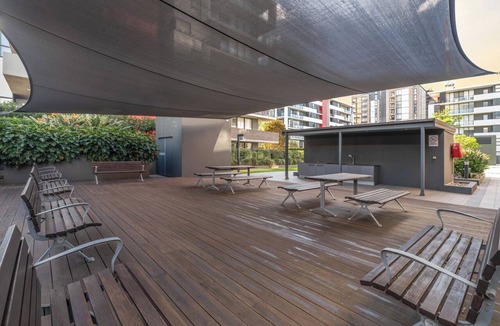 Wollongong CBD Apartment | Ocean Views | Walk to Beach, Dining & Stadiu