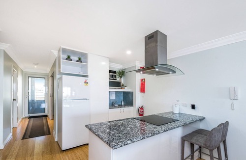 Lancelin House | Ocean Waves - Luxury beachside accommodation