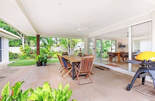 Mooloolaba House | Ocean55 Mooloolaba Holiday Home
