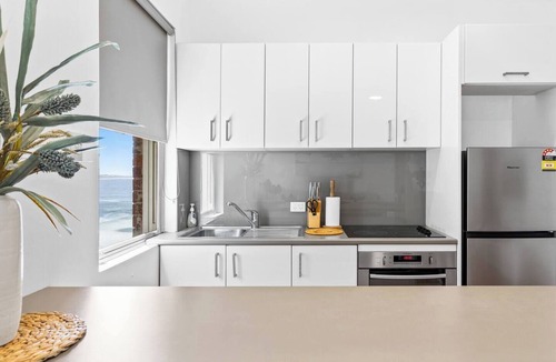 Cronulla Apartment | Oceanfront 2-Bedroom Cronulla
