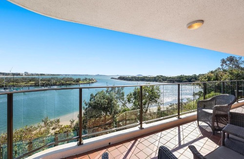 Buddina Apartment | Oceanfront Buddina