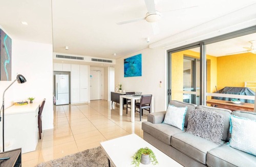 Darwin City Centre Condo | Oceanfront Marvel: Harbour View ~ Pool ~ Parking