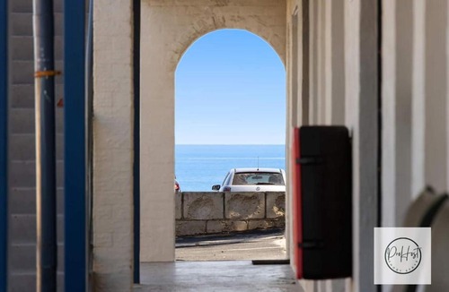 Bunbury Apartment | Oceanfront Oasis