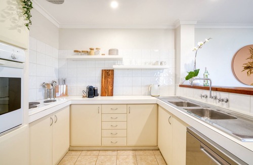 Scarborough Villa | Oceanfront Panoramic Views at Scarborough Beach!