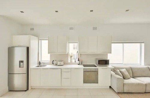 Tamarama Apartment | Oceanfront Tamarama Apartment: Best View in Sydney