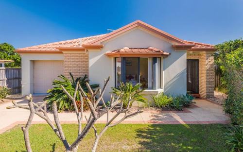 Yamba House | Oceania Cottage- Stone Real Estate Yamba
