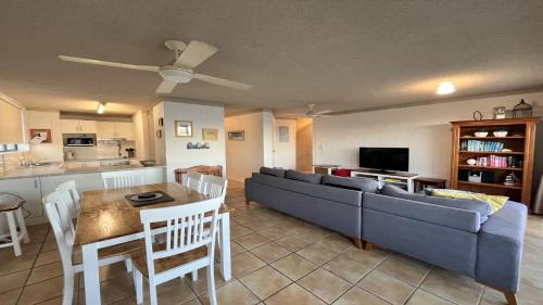 Kings Beach Apartment | Oceanic #7 - Great Location With Ocean Views