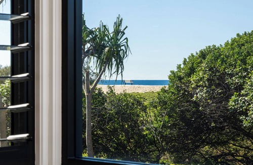 Warana House | OCEANIC HOUSE: Award-Winning Luxury Beachfront Home.