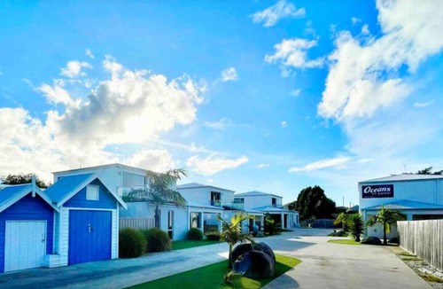 Devonport House | Oceans Devonport - Corporate/Long stay discounts Self Contained Townhouse