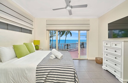 Holloways Beach House | Oceans Edge, ocean and beach at your doorstep