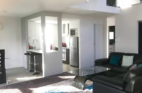 Devonport House | Oceans on Parker Pacific Townhouse