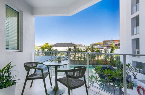 Cairns North Apartment | Oceanside at 201 Lake Street- Stylish Urban Retreat: Prime Location Steps from the Esplanade!