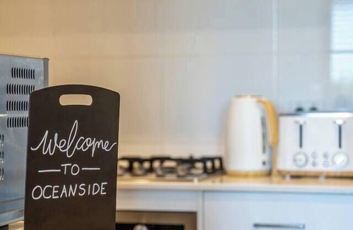Christies Beach House | Oceanside at Christies Beach Contemporary Comfort