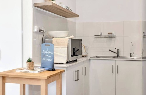 Christies Beach House | Oceanside at Christies Beach Contemporary Comfort