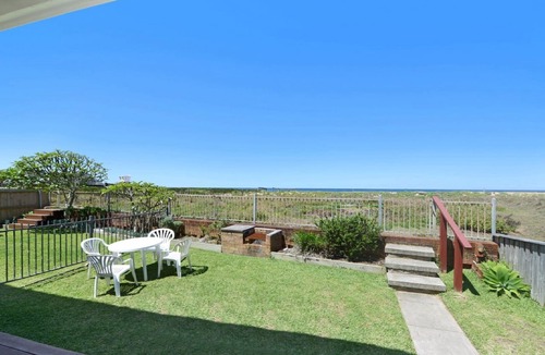 Avoca Beach Apartment | Oceanside