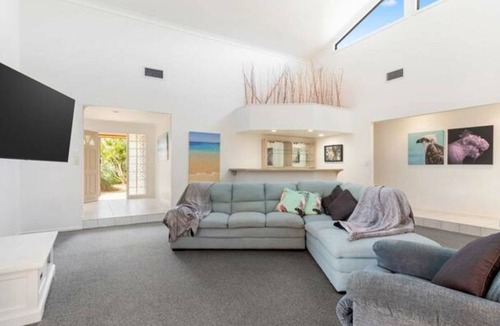 Point Vernon House | Oceanside Escape in Point Vernon