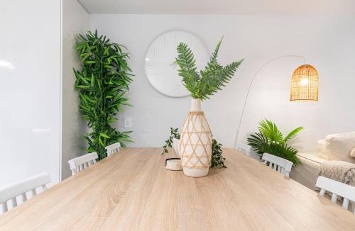 Bokarina Apartment | Oceanus oasis at Bokarina Beach -stunning modern coastal apartment