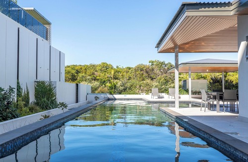Bokarina Apartment | Oceanus oasis. Stunning modern coastal apartment