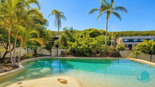 Caves Beach House | Oceanview Beach House
