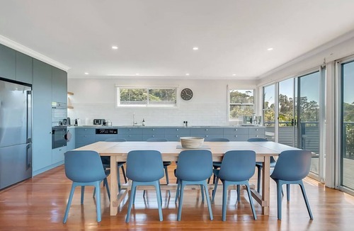 Wombarra House | Oceanview Escape One Hour from Sydney