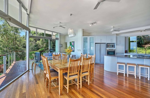 Palm Cove House | Oceanview Family Retreat w/Private Pool & Fast WiFi