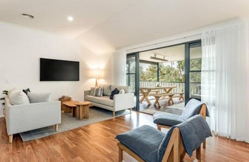 Ocean Beach House | Oceanview Luxury Retreat Amongst the Trees