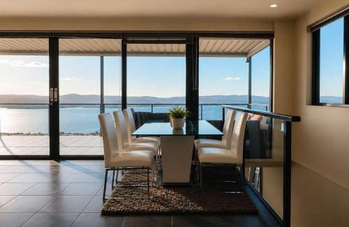 Sandy Bay Villa | Oceanview Oasis - Close to CBD and Airport