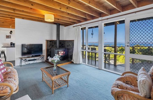 Blackmans Bay House | "Oceanview Retreat" - 20kms from CBD - Sleeps 8