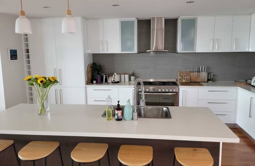 Mullaloo House | Oceanview sunsets over the wonderful Mullaloo Beach and heated outdoor pool.